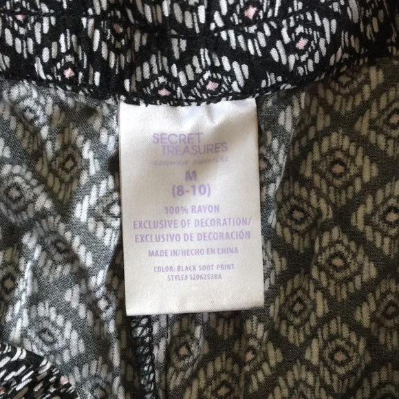 Shorts - Picture 2 of 4